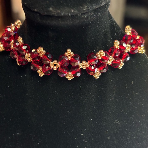 Hand crafted bracelet red Czech glass crystal rondelles and gold tone seed beads - Picture 3 of 3